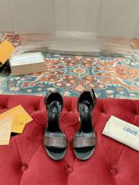 Picture of Louis Vuitton Shoes _SKULVsz35-4010cmmnf051813649